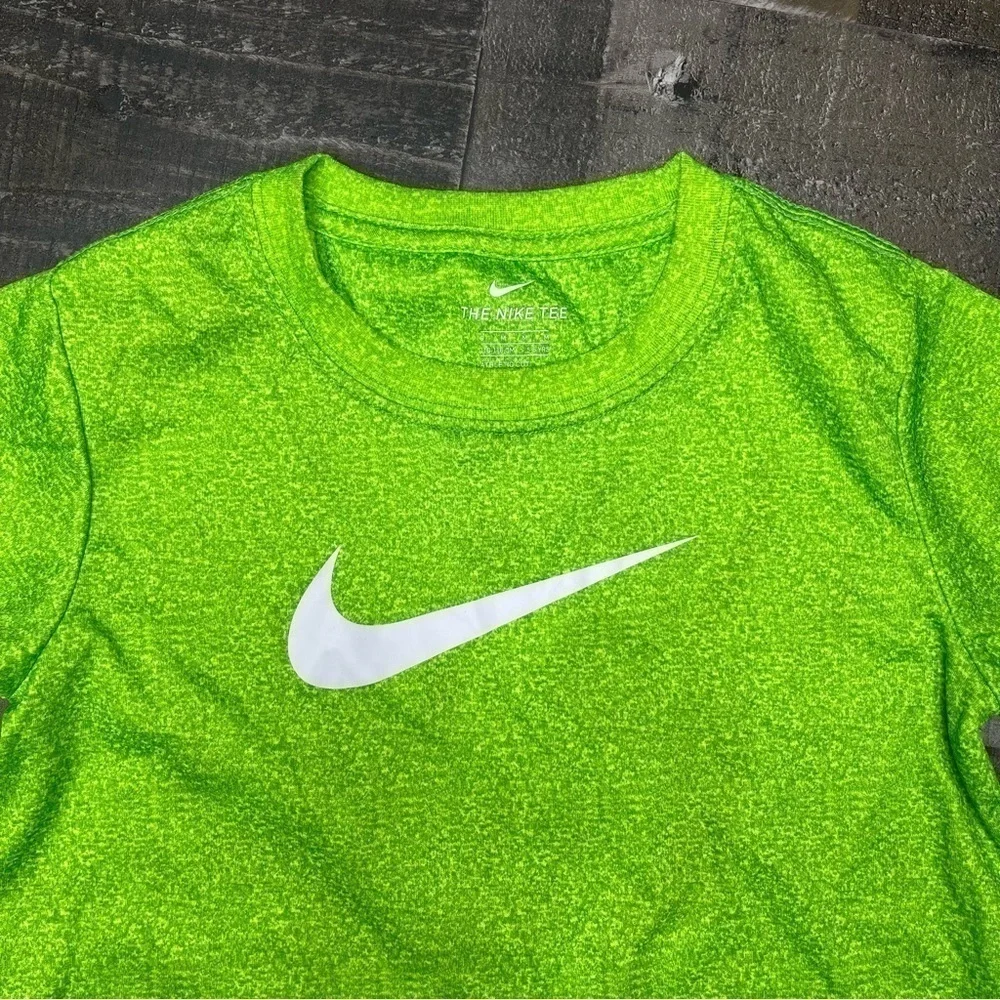 Nike Dri-Fit Crew Neck Tee Shirt Boys size 6